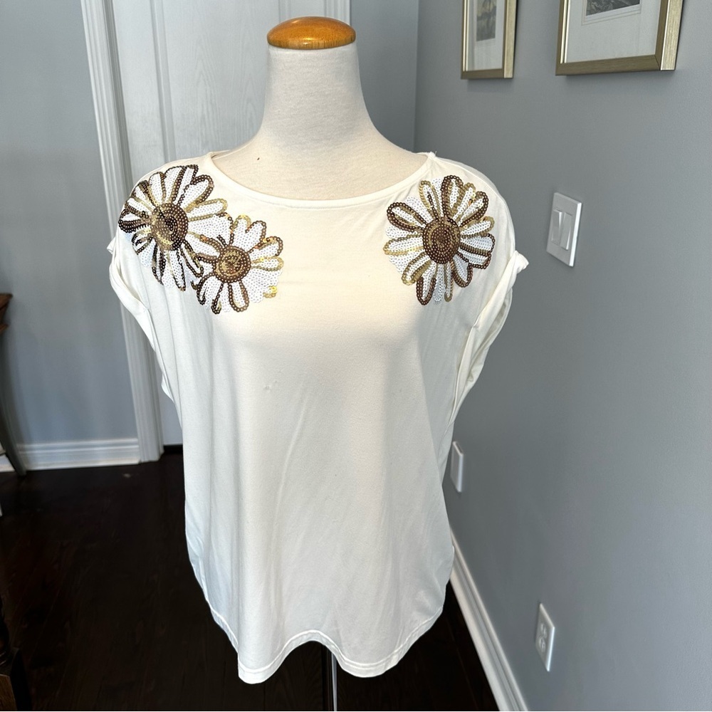 MELANIE LYNE White Flowy Shirt with Floral Sequin Detail - Size M